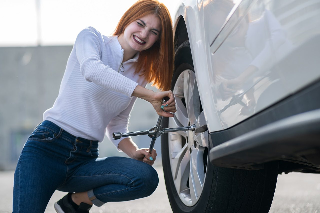 You are currently viewing A Guide To Changing Your Car Tires