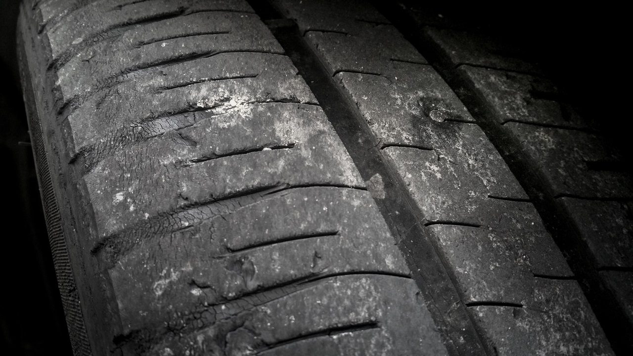 What your tire treads are trying to tell you | Commercial Carrier Journal