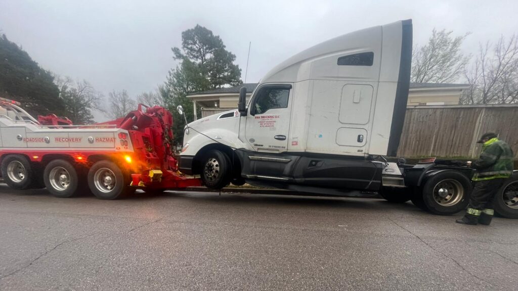 Heavy Duty Towing Call - Towing a Tractor Trailer For Repair in Charlotte NC