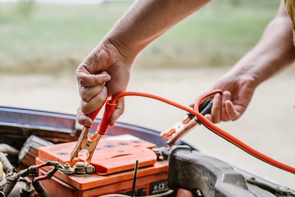 Read more about the article Portable Jump Starters vs. Professional Jump Start Service